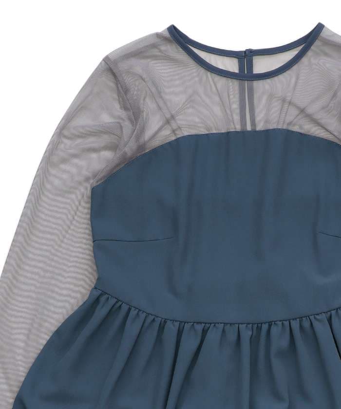 優雅なシルエットのパンツドレス