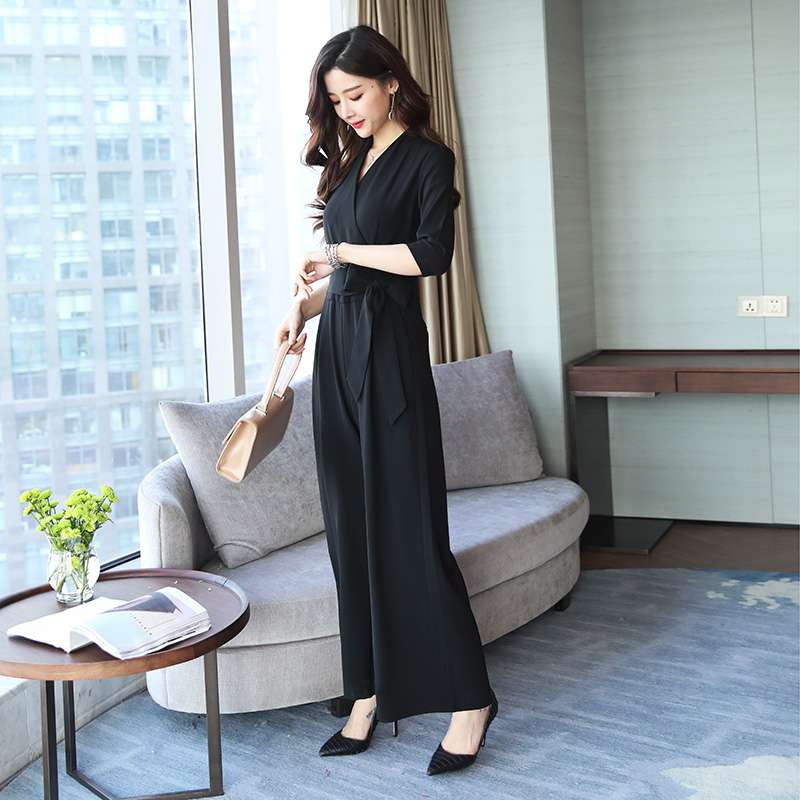 優雅なラップ風パンツドレス