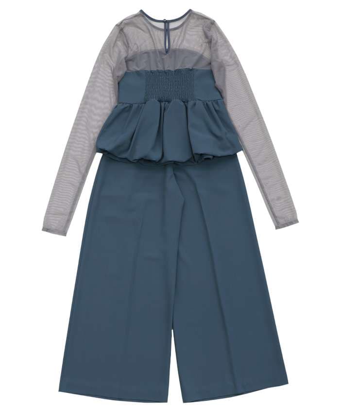 優雅なシルエットのパンツドレス