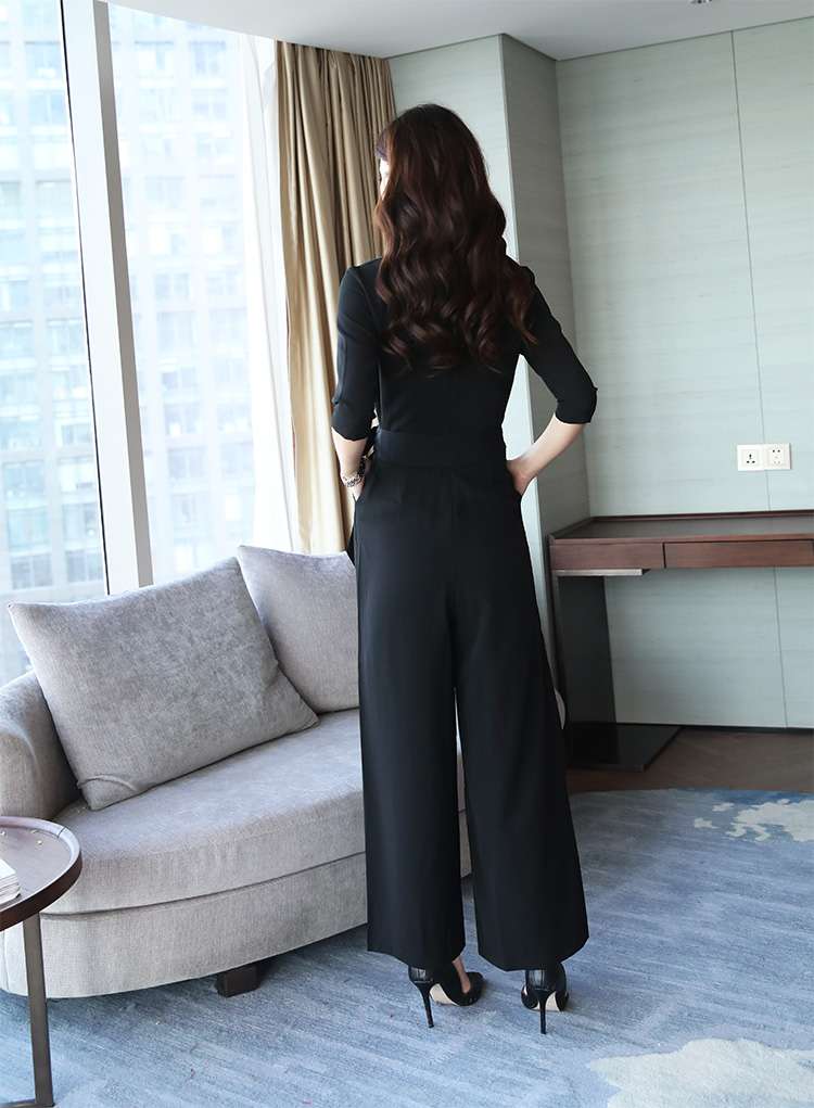 優雅なラップ風パンツドレス