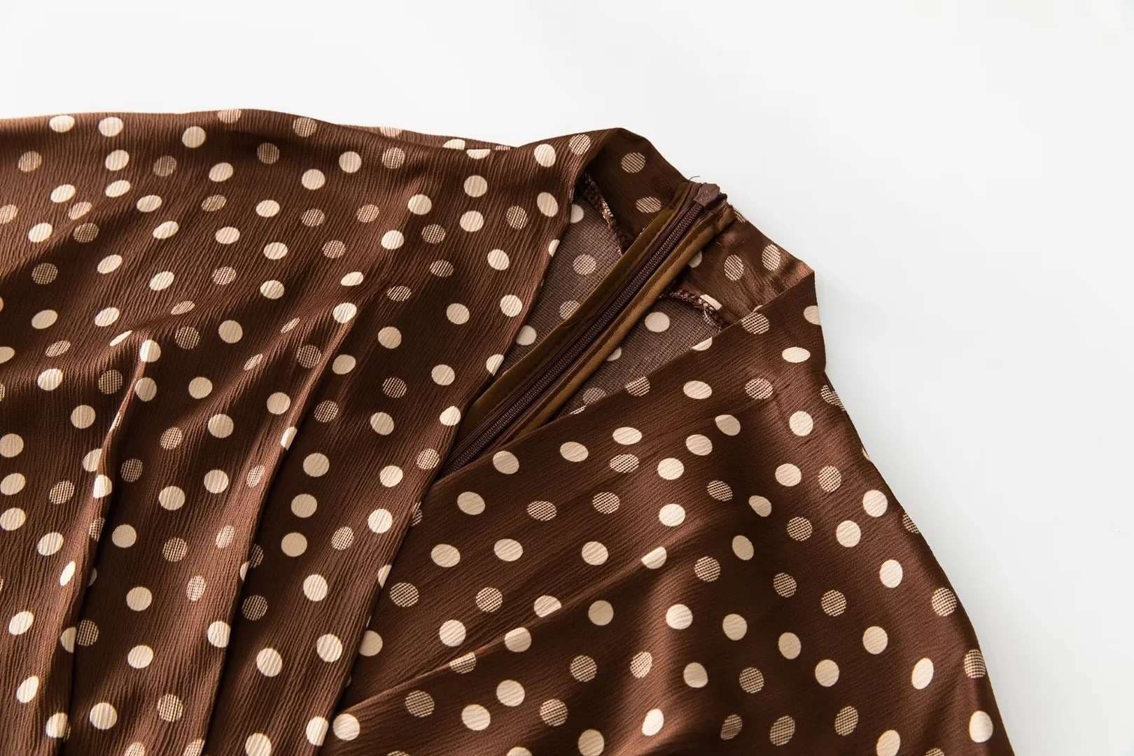 水玉柄タックデザインパンツドレス