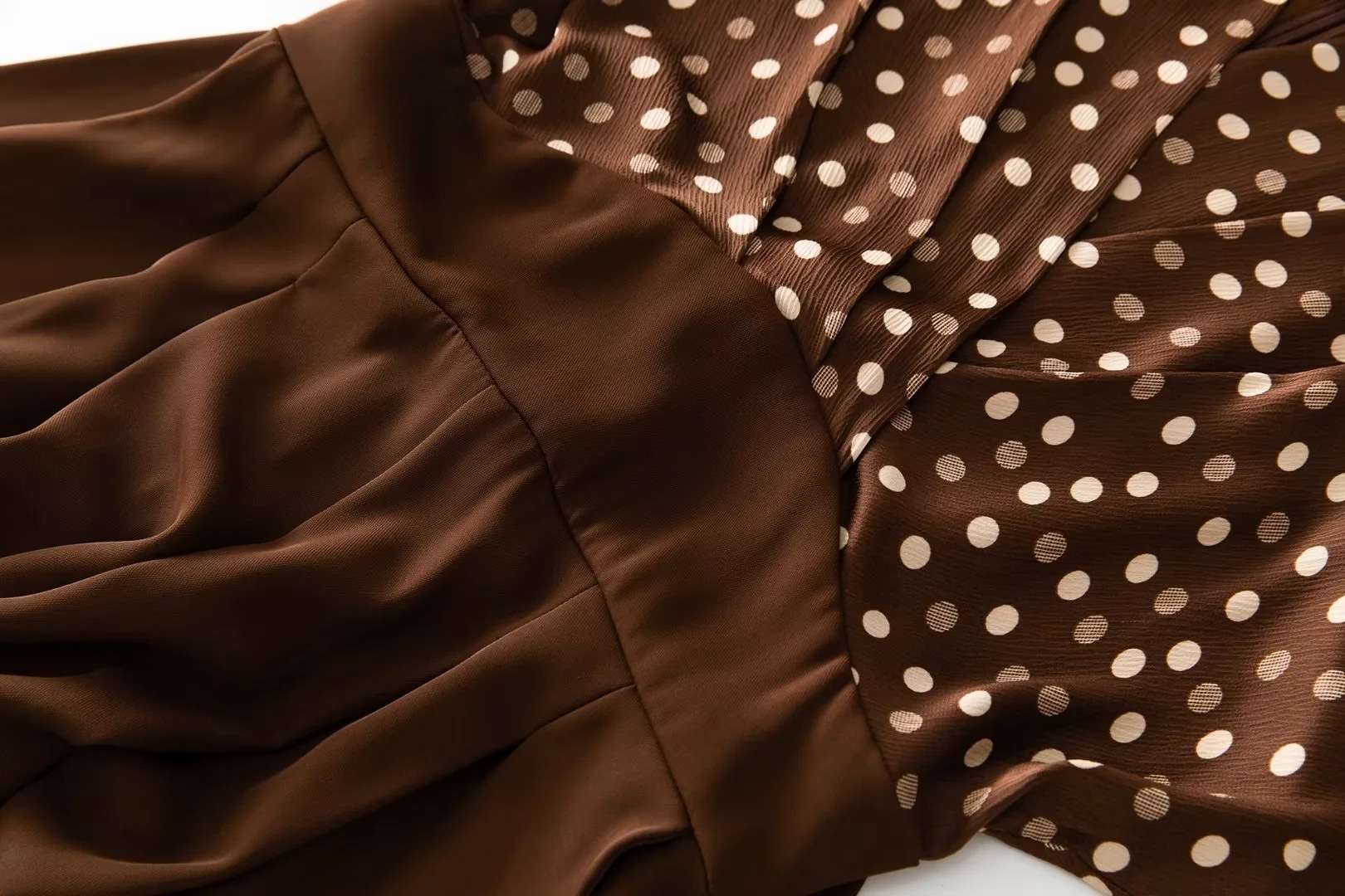 水玉柄タックデザインパンツドレス